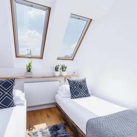 Cloud Nest - 2Br Ap With Terrace & Ac - Center