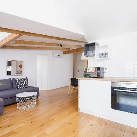 Apartamento Cloud Nest - 2Br Ap With Terrace & Ac - Center Cracovia
