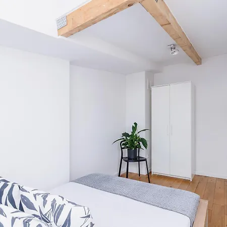 Cloud Nest - 2Br Ap With Terrace & Ac - Center *